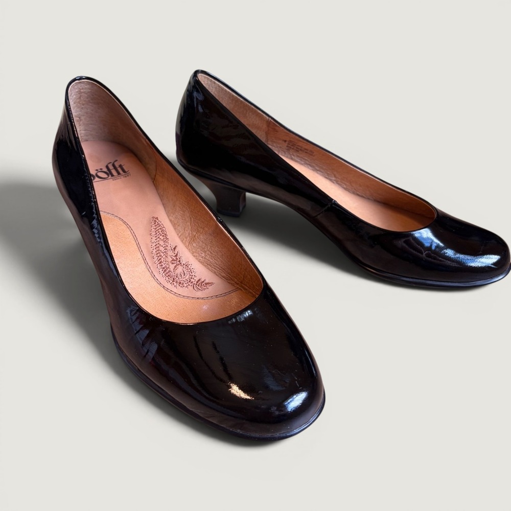 Sofft 7M Medici Black Patent Leather Low Kitten Heel Round Toe Pumps Womens